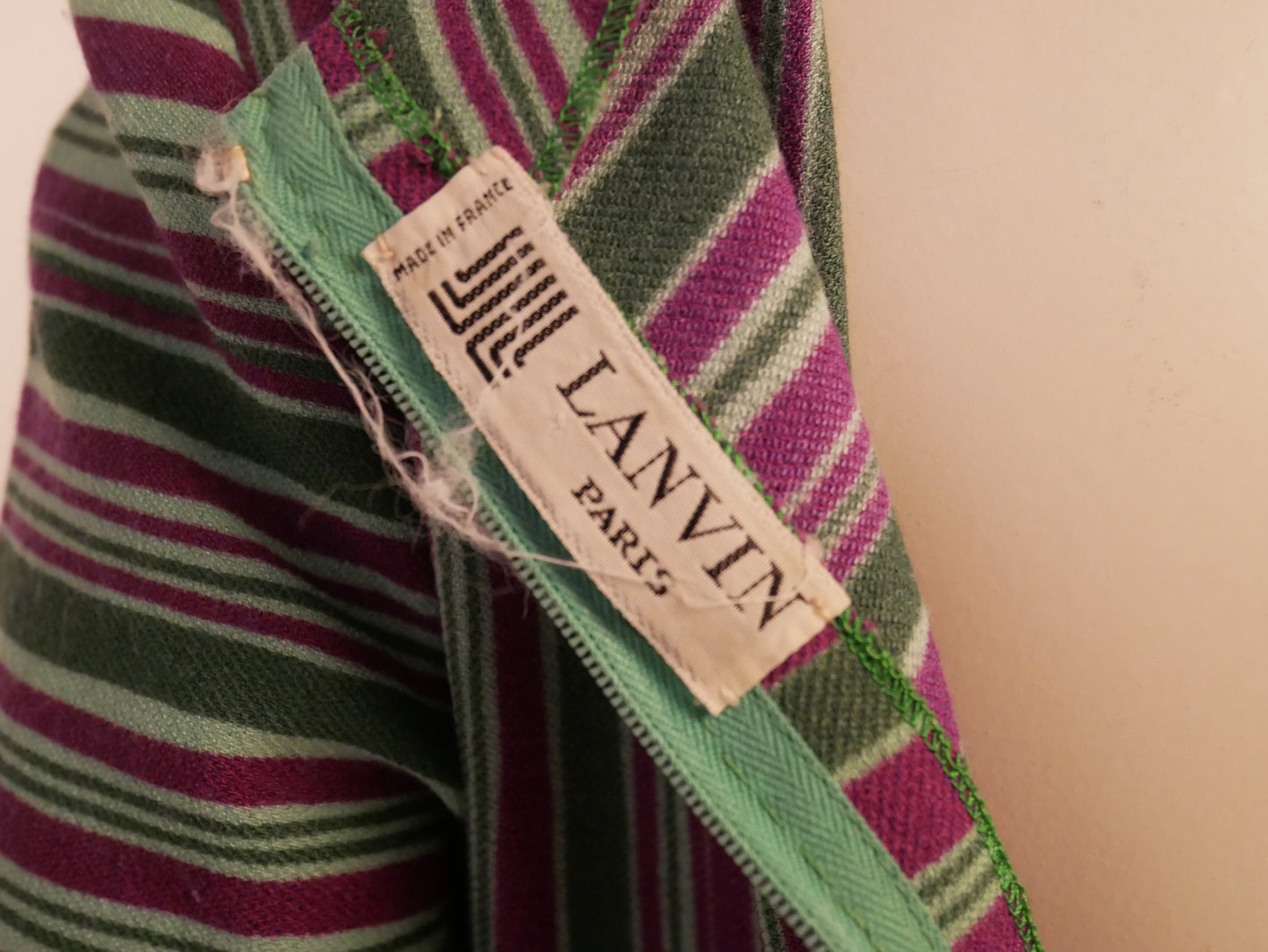 <tc>Robe longue vintage Lanvin à rayures violettes et vertes - M - 1970s</tc>
