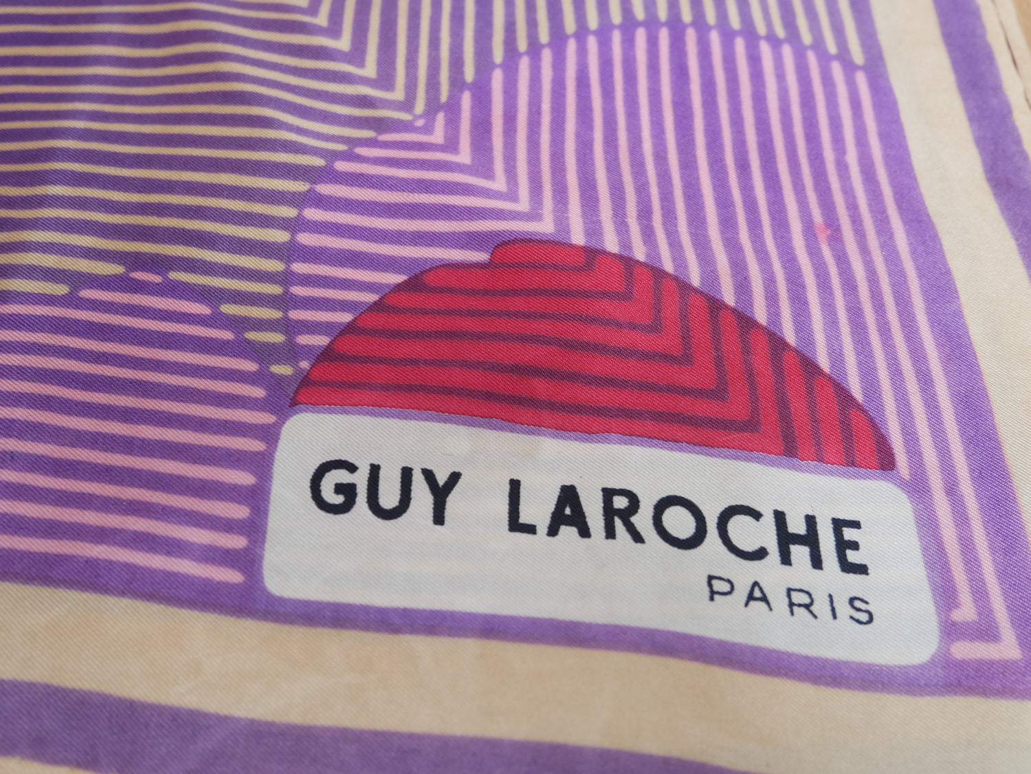 GUY LAROCHE Scarves vintage Lysis Paris pre-owned secondhand