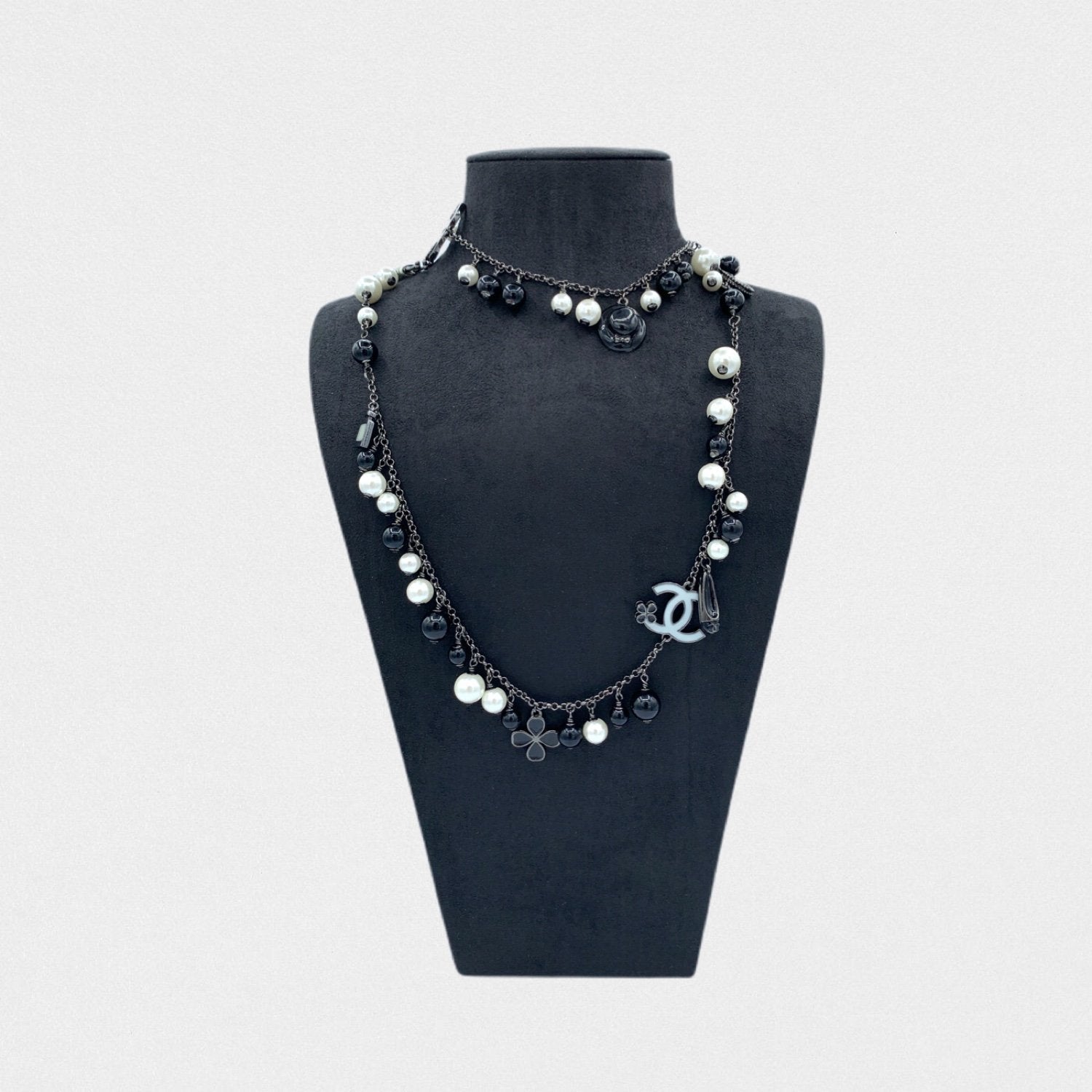 Lysis vintage Chanel CC & pearls long necklace - 2010s