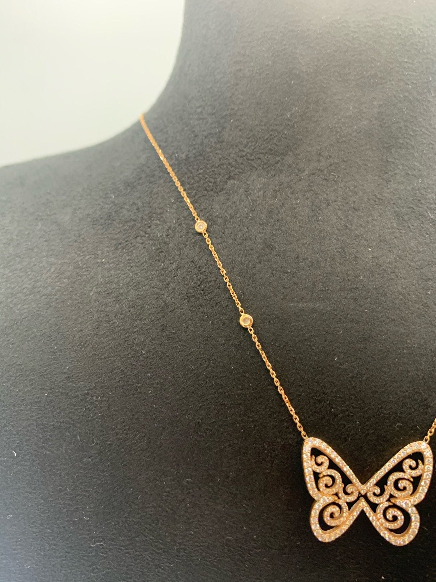 Lysis vintage Messika Butterfly necklace